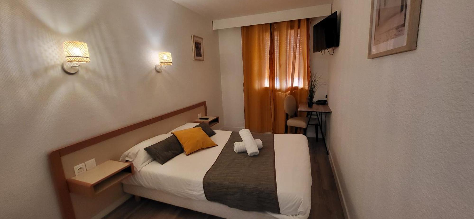 Nestor Hôtel Bourg-lès-Valence Buitenkant foto