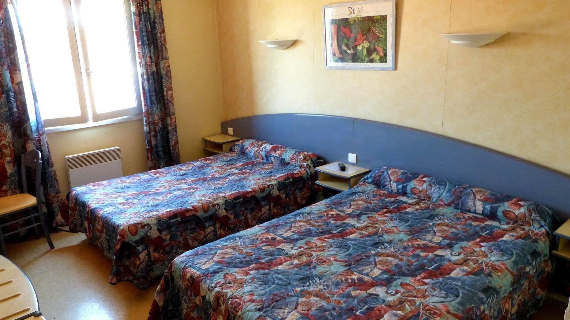 Nestor Hôtel Bourg-lès-Valence Buitenkant foto